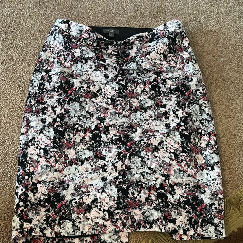 The LIMITED Floral Pencil Skirt Size S